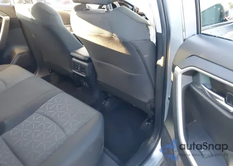 2022 Toyota Rav4 Xle z USA, uszkodzony, nr VIN 2T3W1RFV7NC181911